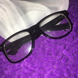 Fashion glasses 👓 (no tint or prescription)